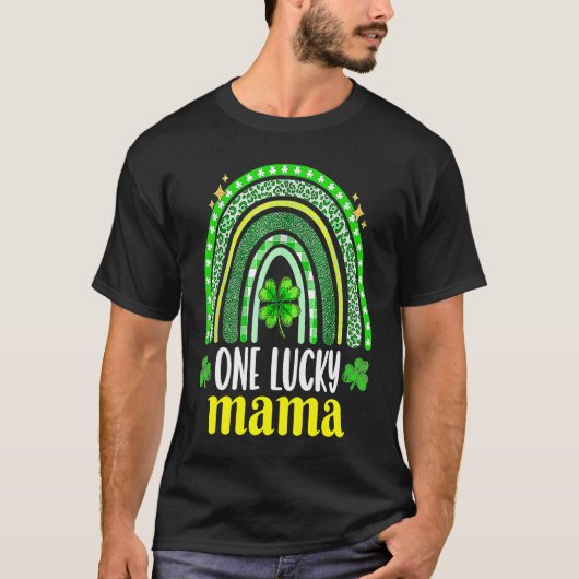One Lucky Mama    Family St Patrick's Day Tシャツ (正面)