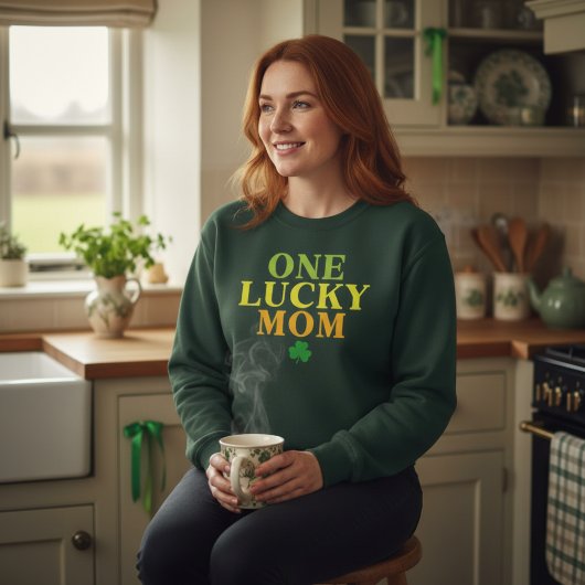 One Lucky Mom | St. Patrick's Day Mom Gift スウェットシャツ