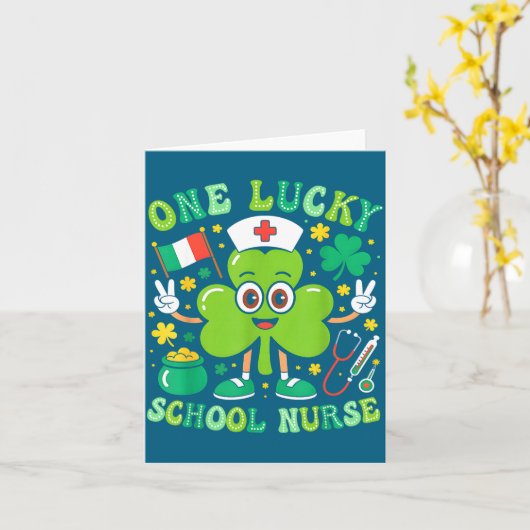 One Lucky School Nurse St Patrick's Day Shamrock I カード (黄色い花)