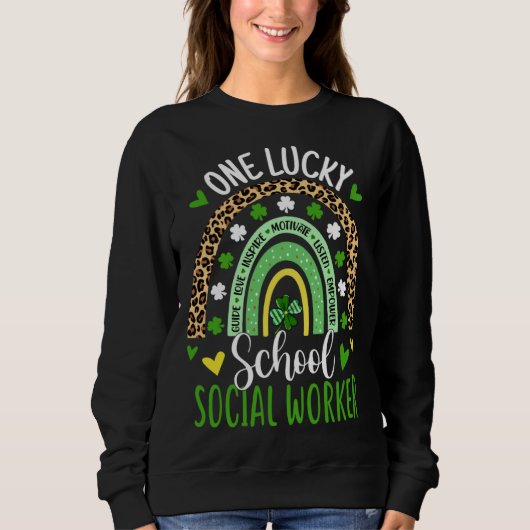 One Lucky School Social Worker Rainbow St Patricks スウェットシャツ (正面)
