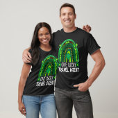One Lucky Travel Agent  Rainbow St Patrick's Day M Tシャツ (ユニセックス)