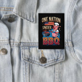 One Nation Under BBQ – Vintage Chef Grillmaster 缶バッジ (インサイチュ)