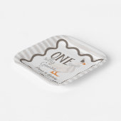 One Silly Goose Beige Bow 1st Birthday ペーパープレート (傾斜あり)