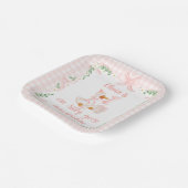 One Silly Goose Pink Bow Floral 1st Birthday ペーパープレート (傾斜あり)