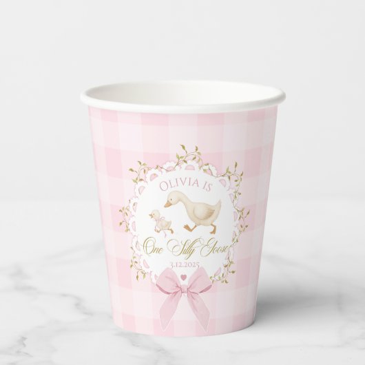 One Silly Goose Pink Gingham 1st Birthday Bow 紙コップ (裏面)