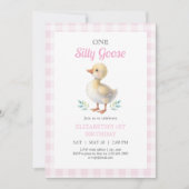 One Silly Goose Pink Gingham Girl First Birthday 招待状 (正面)