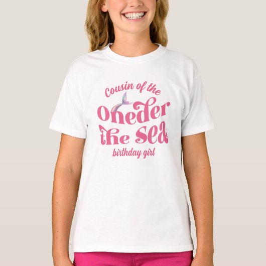 Oneder The Sea Mermaidの誕生日の女の子のいとこ Tシャツ (正面)