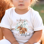 ONEderful 1st第1誕生日かわいいキツネ服 トドラーTシャツ<br><div class="desc">冬男女兼用の最初の誕生日のデザイン「ONEderful」と水の色の冬の自然モミの木と可愛いママとベビーキツネ。</div>
