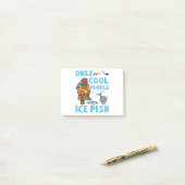 Only Cool People Ice Fish Funny Fishing ポストイット (デスク上)