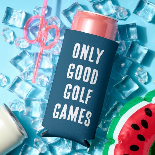 "Only Good Golf Games" おもしろい引用文 – 青と白 スリム缶クーラー (インサイチュ 夏)