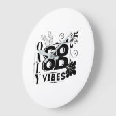 Only Good Vibes -前向きやる気を起こさせるタイポグラフィ ラージ壁時計 (傾斜)