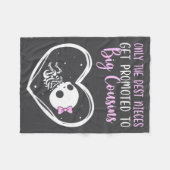 Only The Nieces Get Promoted To Big Cousins Baby C フリースブランケット (正面(横))