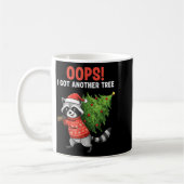 Oops I Got Another Tree Funny Raccoon Christmas Qu コーヒーマグカップ (左)