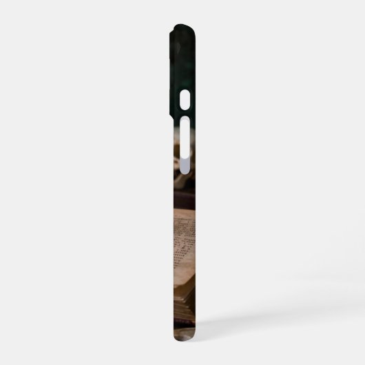 Open Book and Candle Gothic Phone Case iPhone 16ケース (左側面)