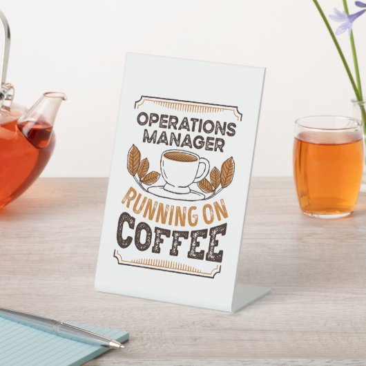 Operations ManagerのランニングがCoffeine Giftを発表 台座サイン (インサイチュ)