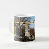 Ophaalbrug over gracht in Nederland. コーヒーマグカップ (正面左)