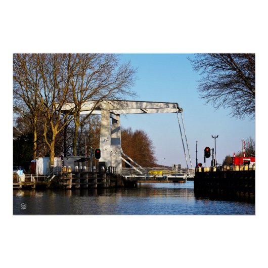 Ophaalbrug over gracht in Nederland. ポスター (正面)