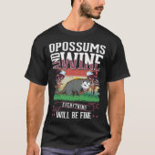 Opossum And Wine Trash Cat Possum Opossum Tシャツ (正面)