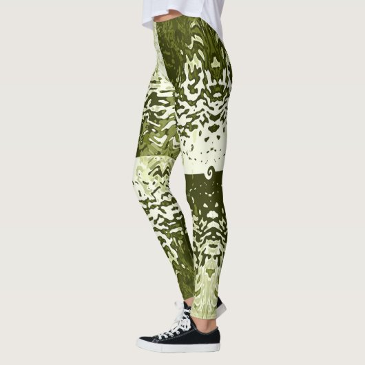 Opposites Attract Leaf Green Leggings レギンス (左)