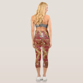 Opulent Golden Red Ornate: Studio & Gym Regal Acti カプリレギンス (裏面)