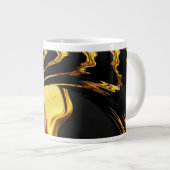 Opulent Swirl Liquid Gold Black Monochrome Design ジャンボコーヒーマグカップ (正面右)