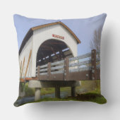 OR、Jackson County、Mckee Covered Bridge クッション (裏面)