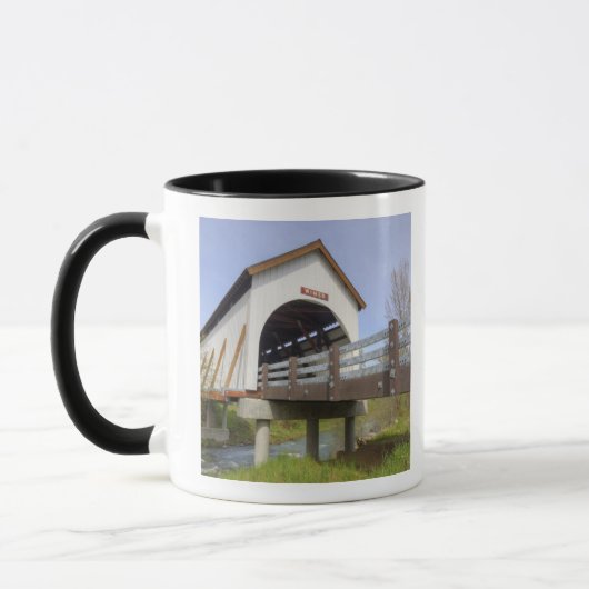 OR、Jackson County、Mckee Covered Bridge マグカップ (左)