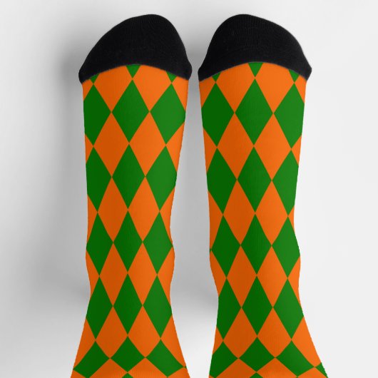 Orange and Green Harlequin Checkered Design  ソックス (上部)
