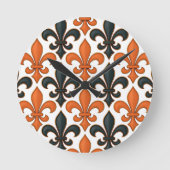 Orange Black Baroque Fleur-de-lis Pattern Design  ラウンド壁時計 (正面)