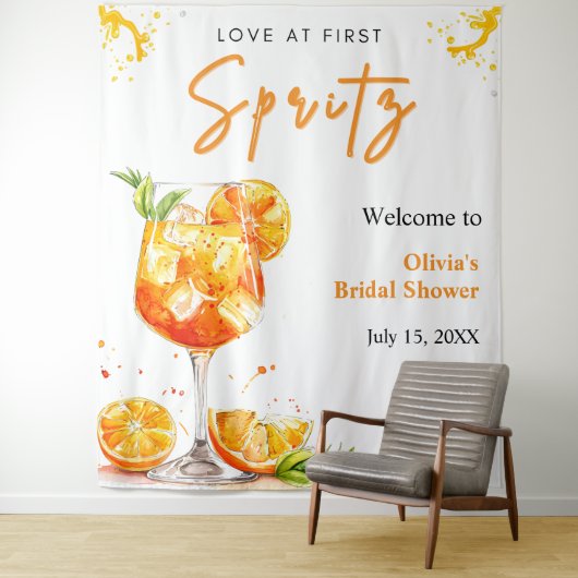 Orange Cocktail Love at First Spritz Bridal Shower タペストリー (インサイチュ)