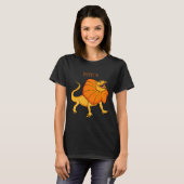 Orange Frilled Neck Lizard Cartoon Illustration Ba Tシャツ (正面フル)
