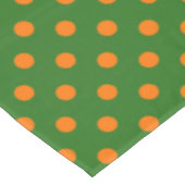 Orange On Green Polka Dots Pattern Design  テーブルクロス (アングル)