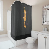 Orange Tabby Cat Hanging On | Funny Striped Cat シャワーカーテン (インサイチュ)