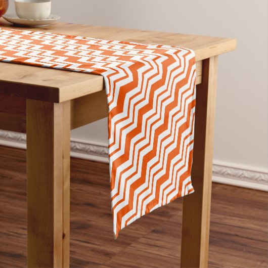 Orange White Chevron Zigzag Pattern Design  ショートテーブルランナー (インサイチュ)