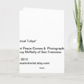 Origamiの平和クレーンを持つ植物のチューリップ カード (裏面)