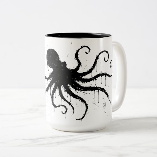 Orkney Dark Ink Illustration – Grasping Octopus ツートーンマグカップ (正面右)