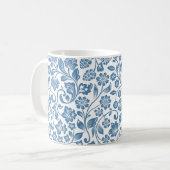 Ornate Blue and White Floral Vines Pattern コーヒーマグカップ (正面左)