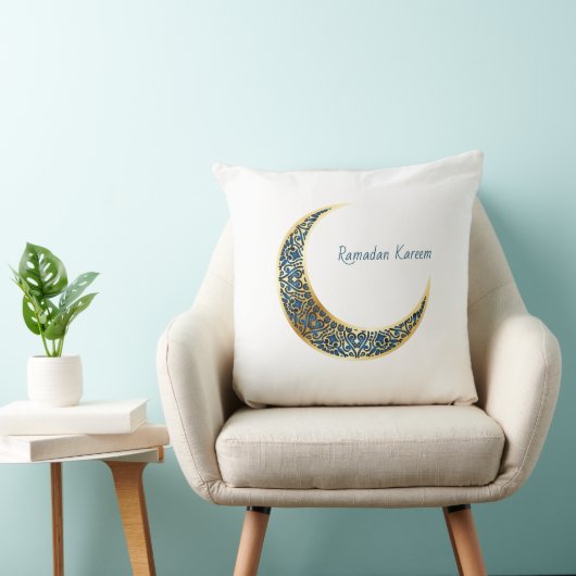 Ornate Crescent Moon Ramadan Pillow クッション (椅子)