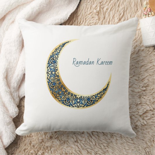 Ornate Crescent Moon Ramadan Pillow クッション (ブランケット)