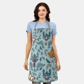 Ornate floral pattern on a pale blue background エプロン (着用した状態)