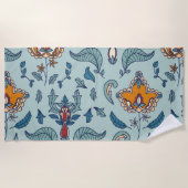 Ornate floral pattern on a pale blue background ビーチタオル (正面)