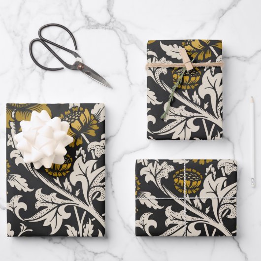 Ornate floral pattern with large gold flowers  ラッピングペーパーシート (正面)