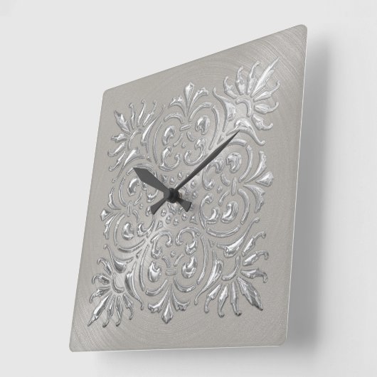 Ornate Silver Embossed Look スクエア壁時計 (傾斜)