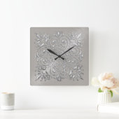 Ornate Silver Embossed Look Roman Numerals スクエア壁時計 (ホーム)