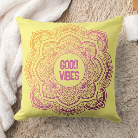 Oryn Mandala Personalized Throw Pillow クッション (ブランケット)