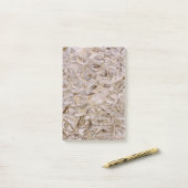 OSBの建築の合板の広がるプリント ポストイット (デスク上)