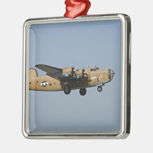 Oshkoshで上陸するダイヤモンドのLil B-24の爆撃機 メタルオーナメント (左)