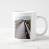 Oso Flaco湖の州立公園の足橋 ジャンボコーヒーマグカップ (右)