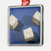 Osteriaのアクロポリスからの3つのサイコロ、 メタルオーナメント (左)