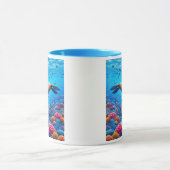 Otarie nageant sous la mer parmi les poissons. マグカップ (中央)